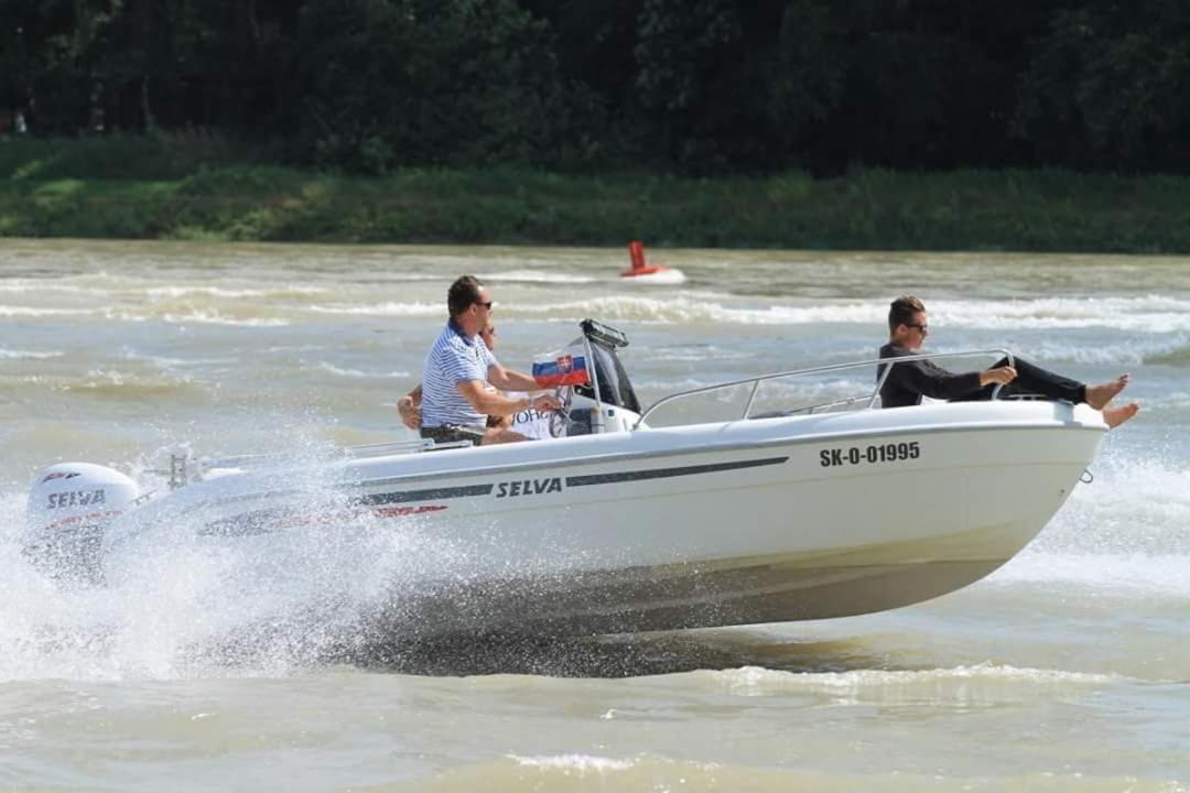 شقة Hausboat "Zivot Na Vode" براتسيلافا المظهر الخارجي الصورة