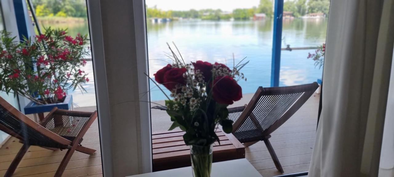 شقة Hausboat "Zivot Na Vode" براتسيلافا المظهر الخارجي الصورة